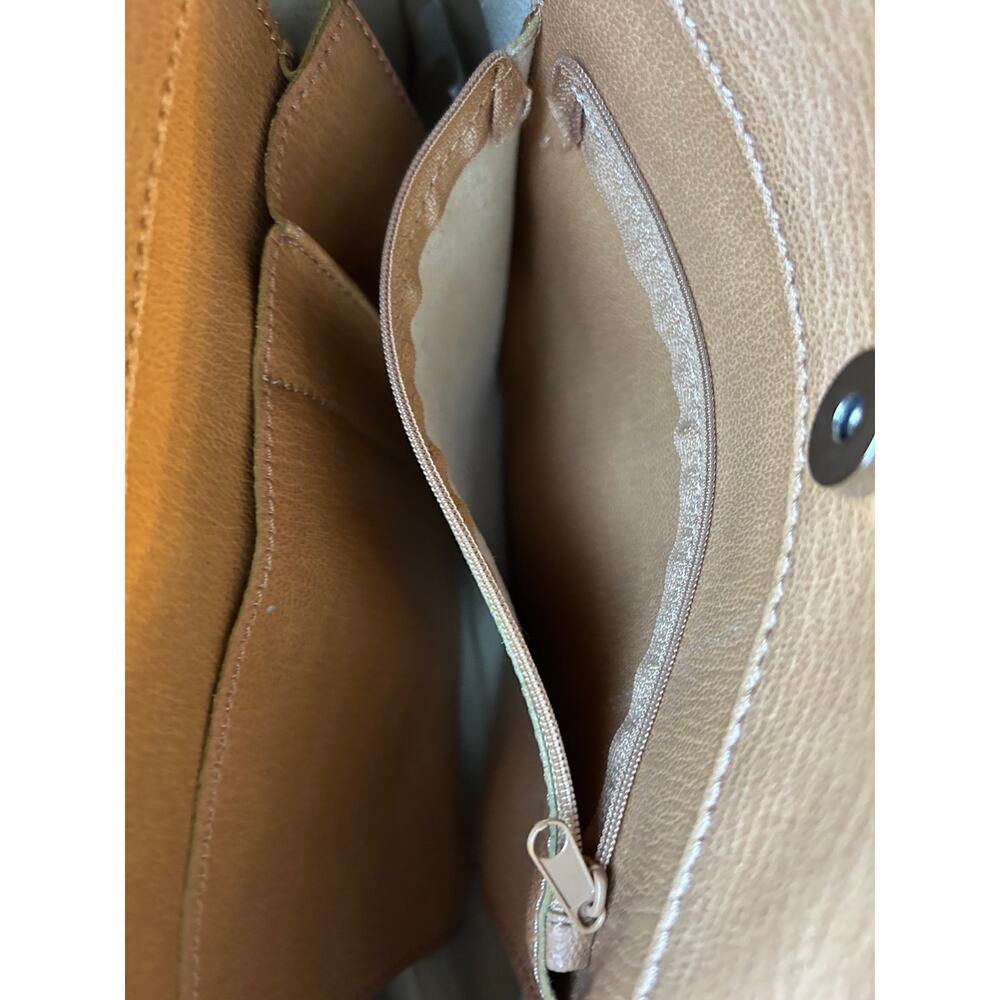 🥶 Faux Leather Tan Handbag - Picture 5 of 6